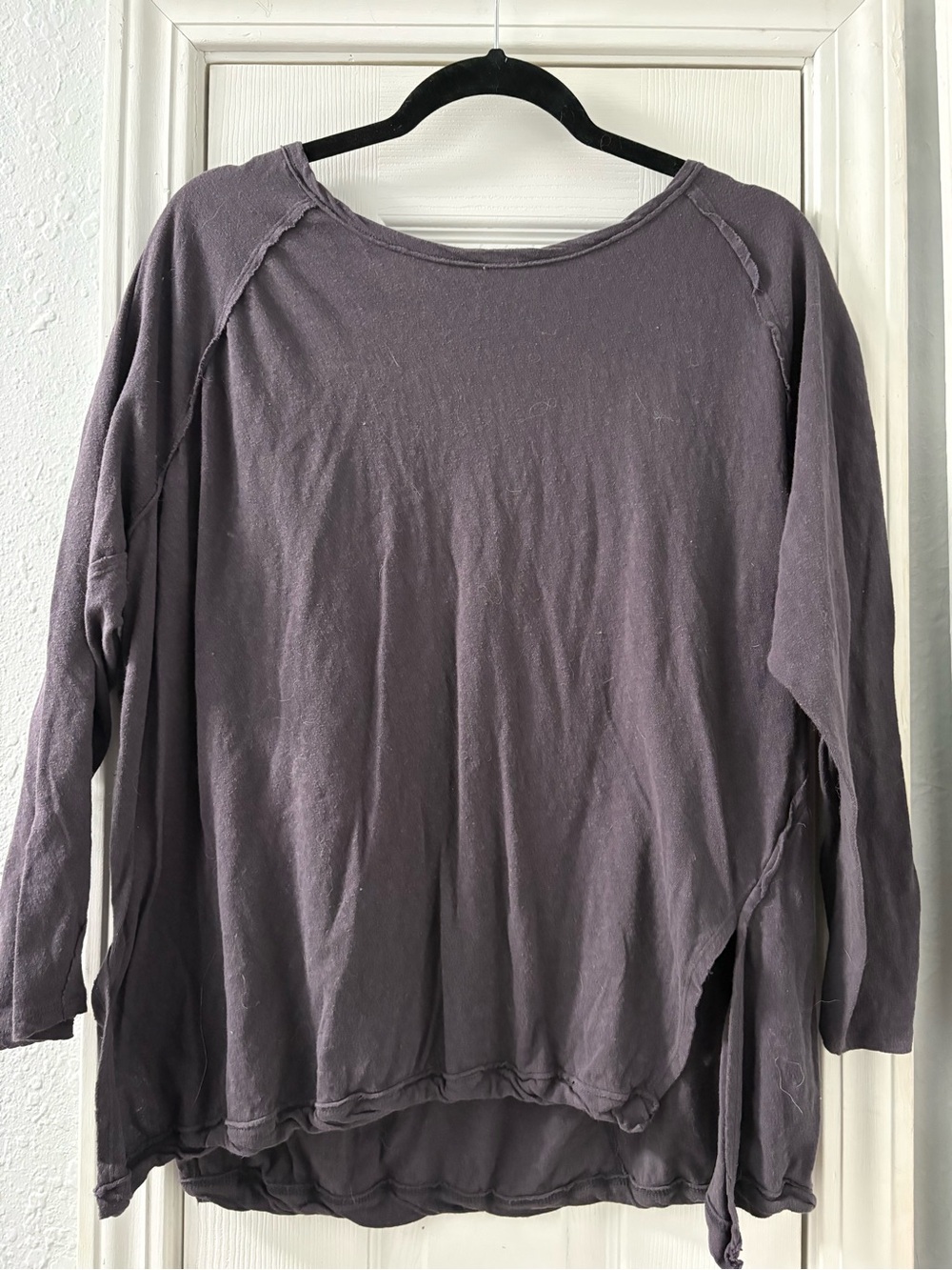 easel Relaxed Raw-Edge Side-Tie Long Sleeve Top in Plum